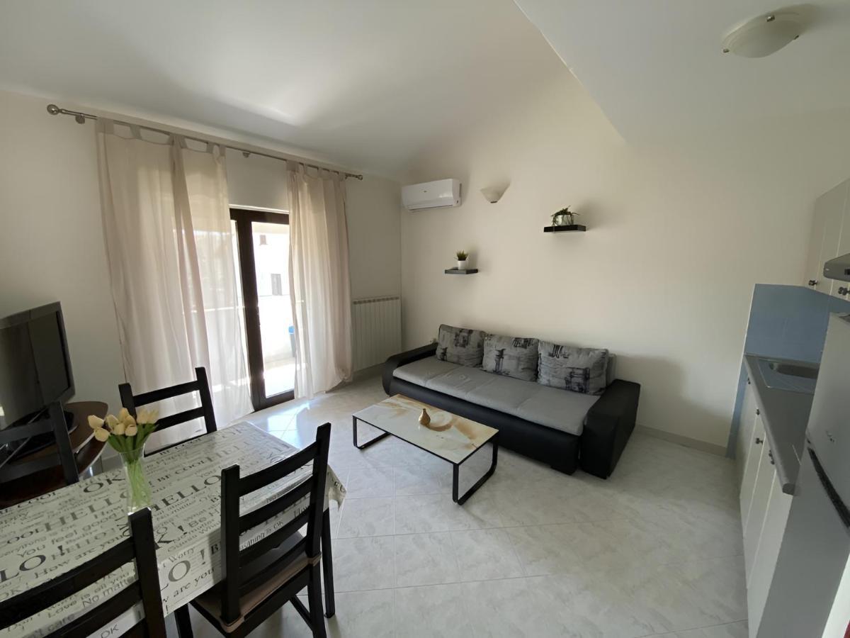 Apartmani Ana Borovac Фунтана Екстериор снимка
